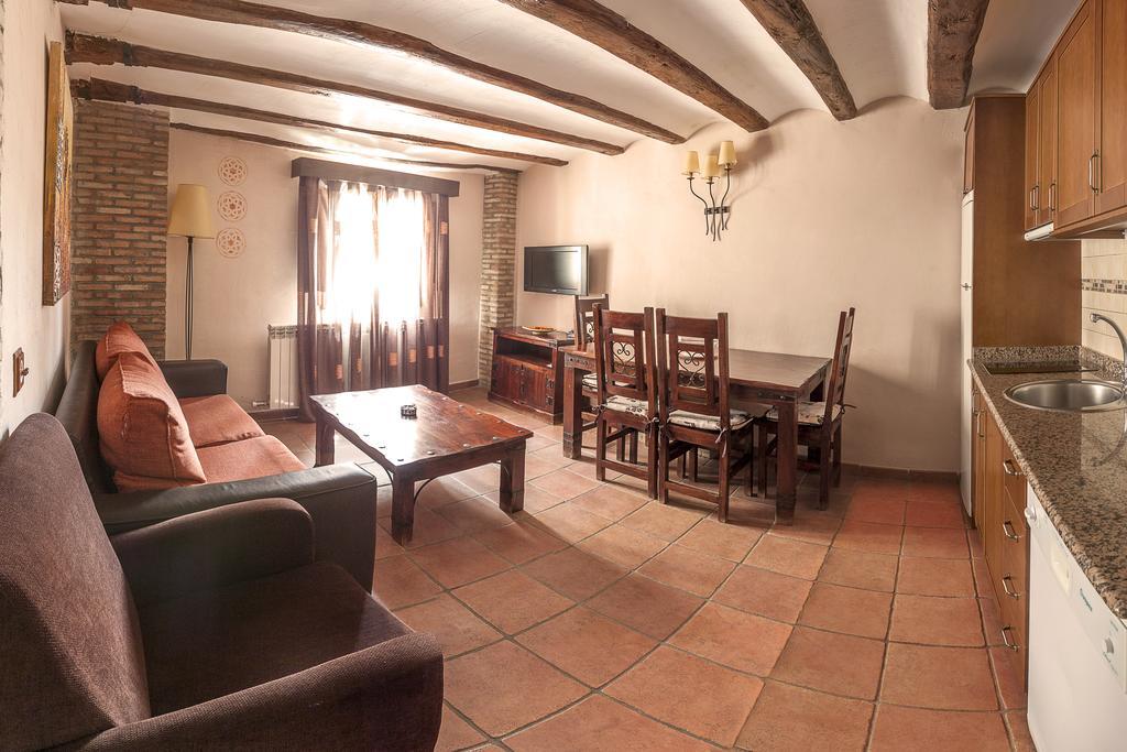 Apartamentos Los Aljezares เคเดอัลบาร์ราซิน ภายนอก รูปภาพ